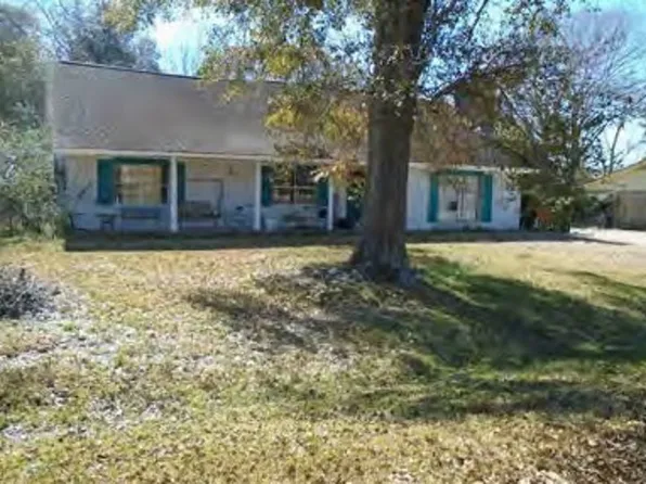 160 E Smith St, Sour Lake, TX 77659