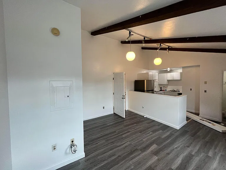592 Lafayette Rd #6 — Photo 5