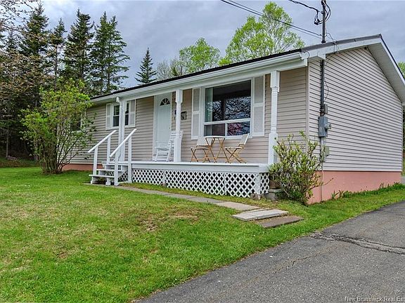 3rd image of 16 Armstrong Cres