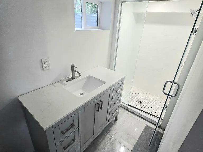 22 Fairfield Ave #BASEMENT — Photo 6