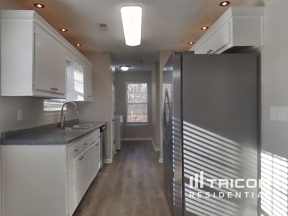 5th image of 34 Lullwater Ct