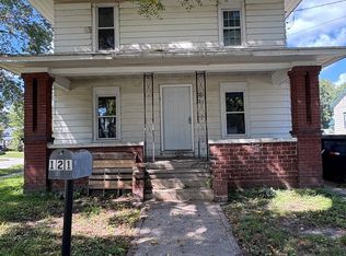 121 1st St NW, Oelwein, IA 50662