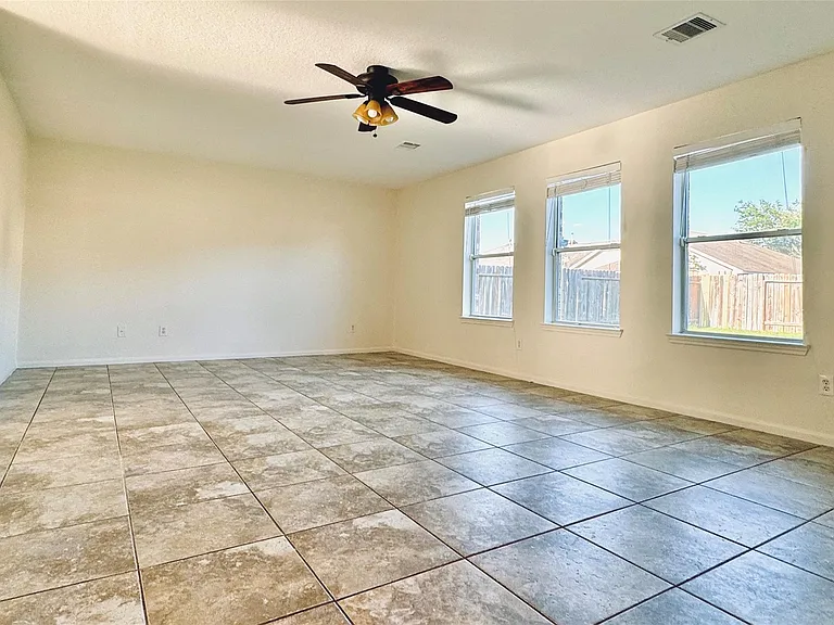 5906 Llano Creek Dr — Photo 4