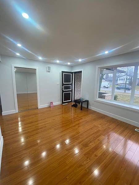 Kitchener Apartment for rent - 3 Bedrooms — photo 2