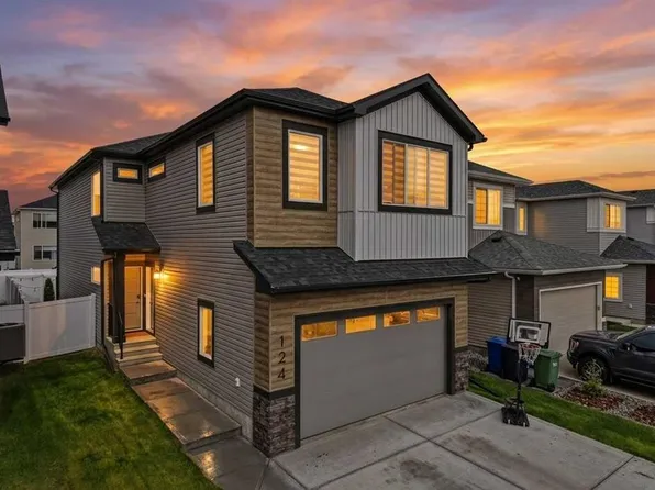 124 E Emerald Dr, Red Deer, AB T4P 3G8