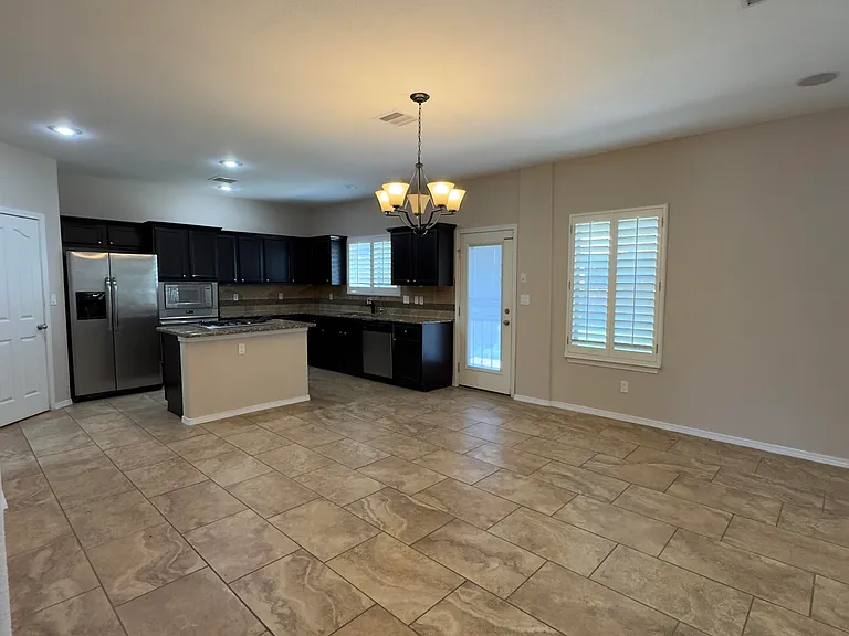 7665 Mundy Creek Dr — Photo 6