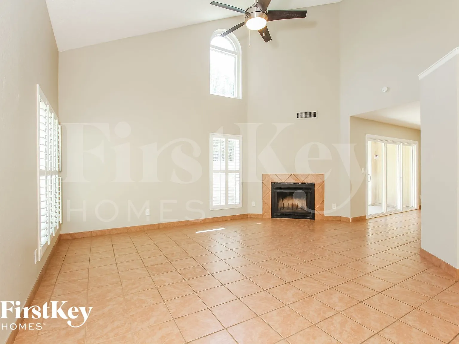 3 bed, 2.5 bath, 1722 sqft, $2,525 — Photo 3