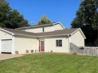 107 5th St, Cambridge, IA 50046