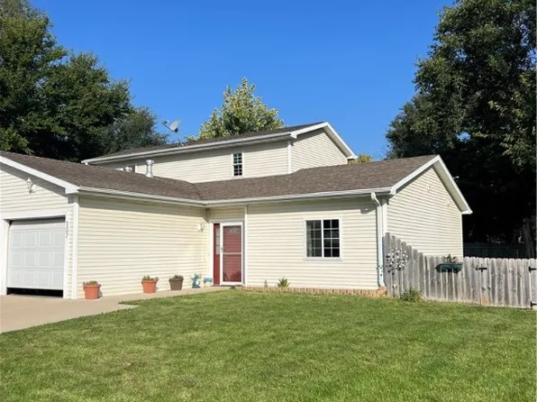 107 5th St, Cambridge, IA 50046