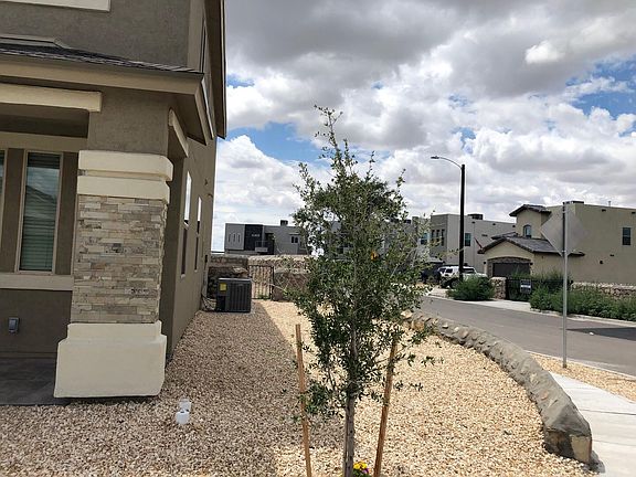 4th image of 561 Circle Dr