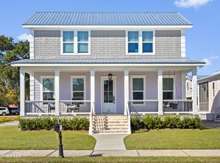 254 W 2nd St, Pass Christian, MS 39571