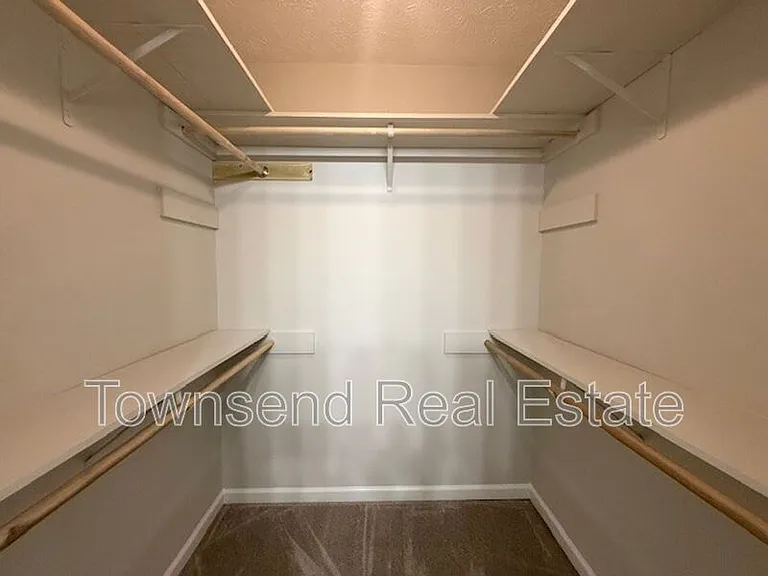 2012 Fig Ct — Photo 18
