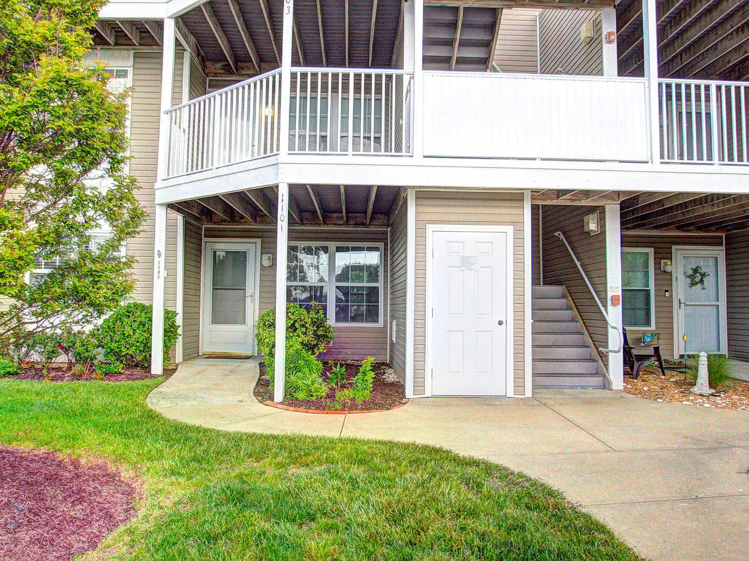 2 bed, 1160 sqft, $1,600 — Photo 3