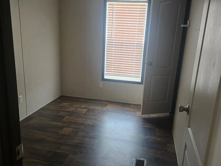 320 Wynnwood Ln — Photo 6