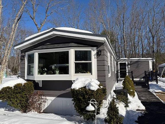 2nd image of 25 Sunset Ln