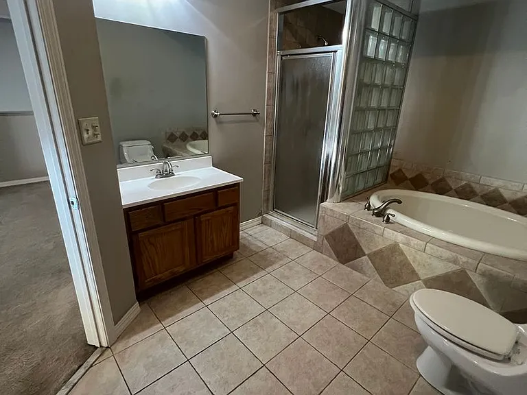 313 Park Central E #303 — Photo 28
