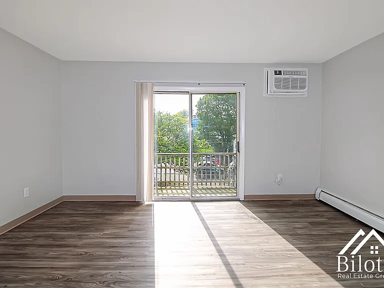 311 Jencks St — Photo 15