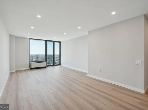 1420 Locust St APT 25P, Philadelphia, PA 19102