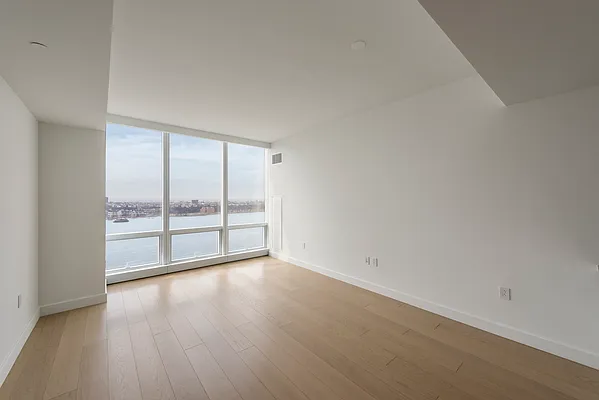 Rented by SERHANT. | media 13