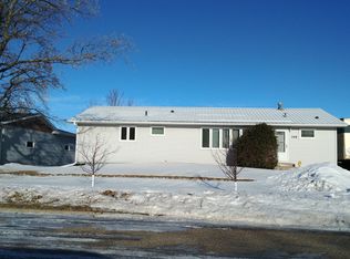709 Mountain Ave, Walhalla, ND 58282