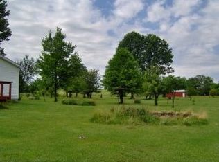 370 Rr 2, Fairfield, IL 62837