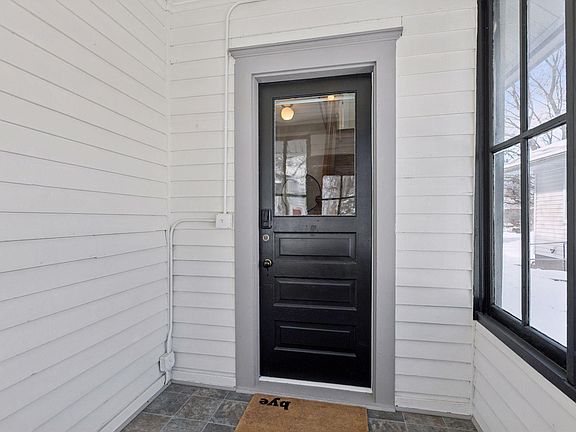 5th image of 1814 Buchanan St NE