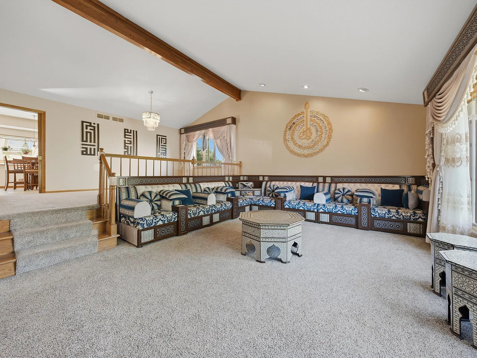 4 bed, 2600 sqft, $4,500 — Photo 3