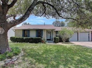 912 Powderhorn Dr, Round Rock, TX 78681