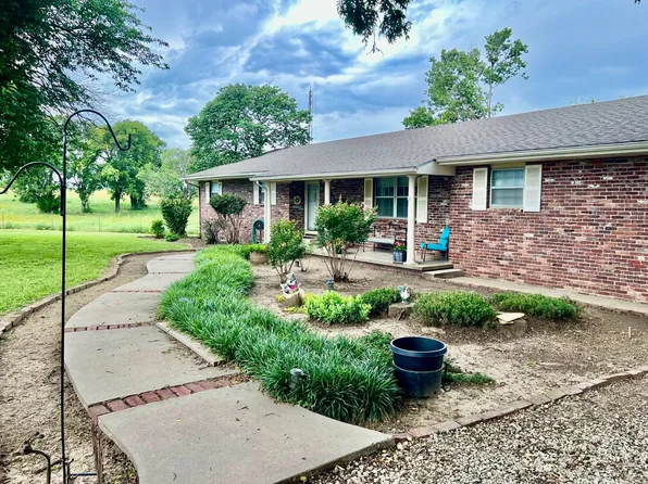 4573 County Road 2630, Coffeyville, KS 67337