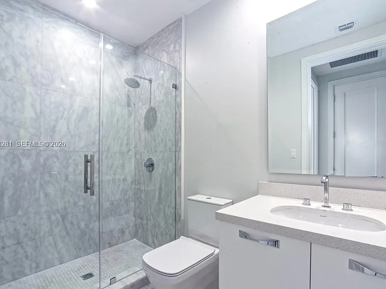 718 Valencia Ave #202 — Photo 27