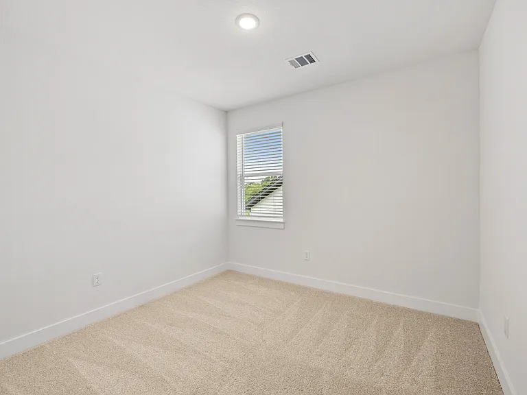 1608 Kit Cir — Photo 20