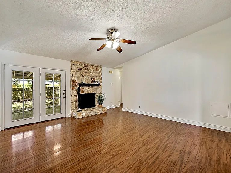 3707 Tarragona Ln — Photo 9