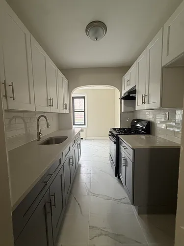 30 Van Velsor Pl Photo 1