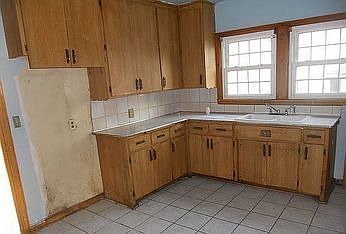 2nd image of 3822 Girard Ave N
