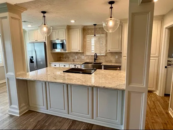 2231 Postoak Ln, Groves, TX 77619