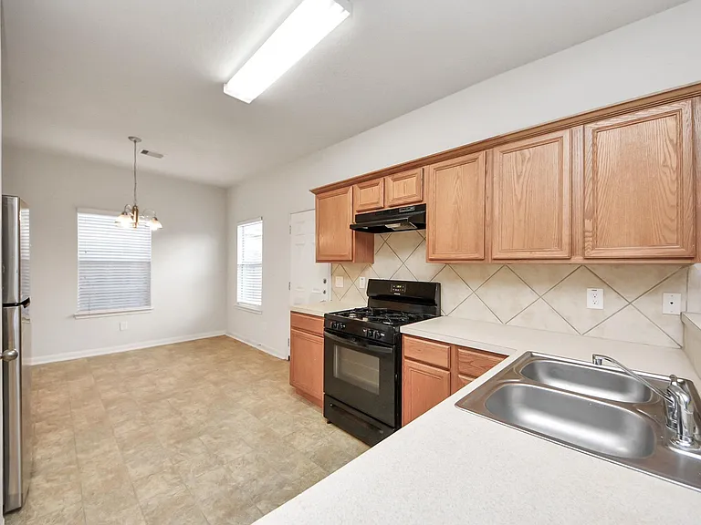 6702 Albion Crescent Dr — Photo 10