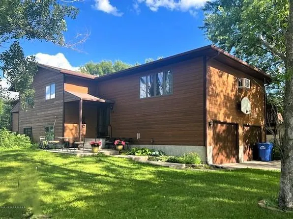 118 36th Ave N, Fargo, ND 58102
