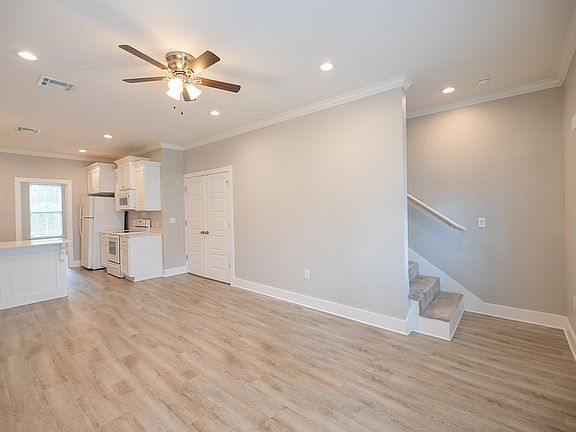 3rd image of 4320 Louisiana Ave #24