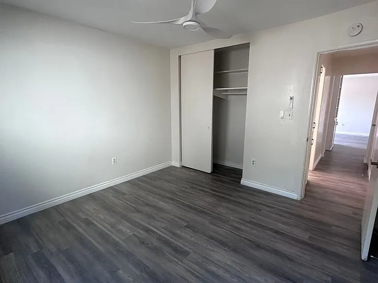 4160 Illinois St — Photo 11