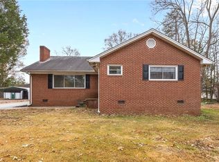 2235 Wilkins St, Burlington, NC 27217