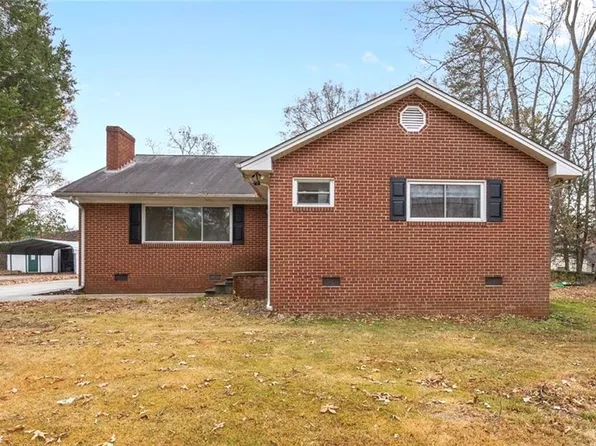 2235 Wilkins St, Burlington, NC 27217