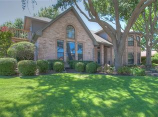 10205 Fieldcrest Dr, Benbrook, TX 76126