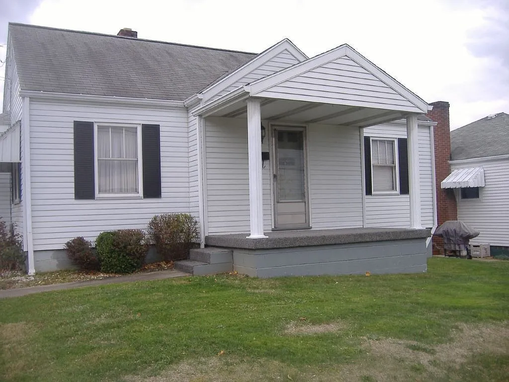 372 Ella St photo 1