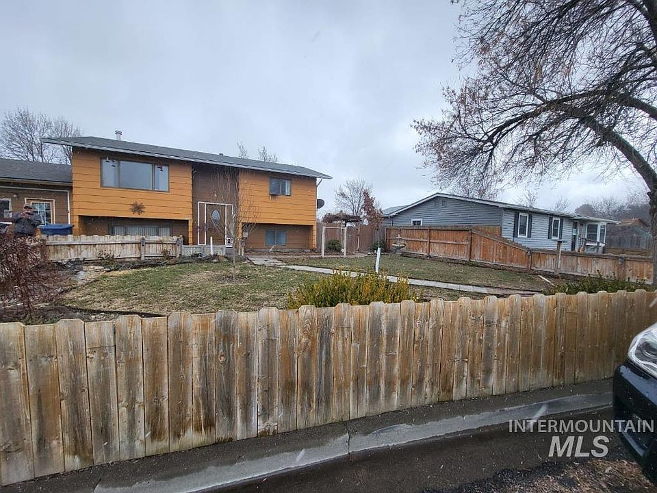 1st image of 1723 Skylane Dr
