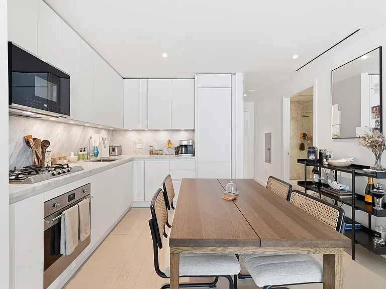 144 1st St #5H — Photo 3