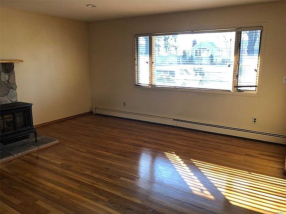3rd image of 45 Woodland Blvd