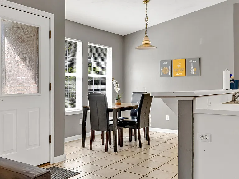 213 Cactus St — Photo 10