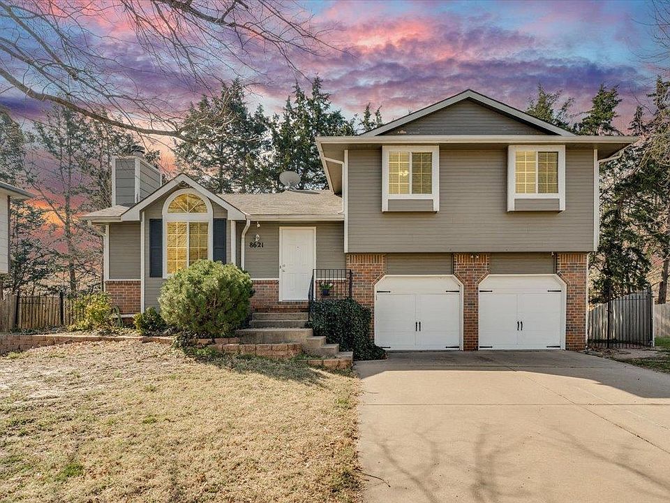 1st image of 8621 W Westlawn Ct