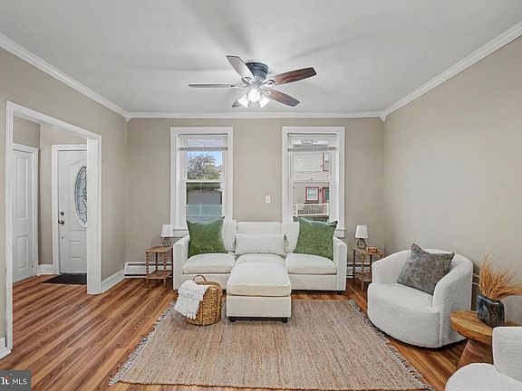 5th image of 808 Locust St