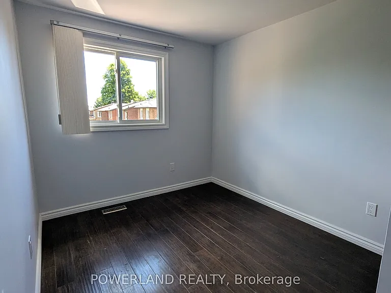 134 Dunbar Cres — Photo 8